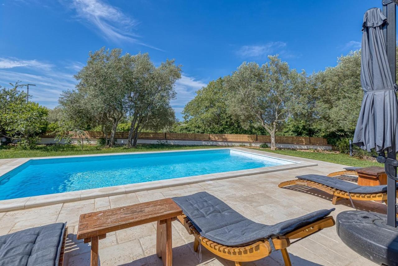 Villa Agatta With Private Pool Smoljanci Bagian luar foto